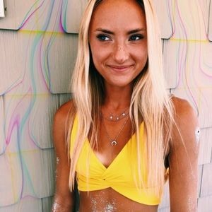 Meet your Posher, Claire